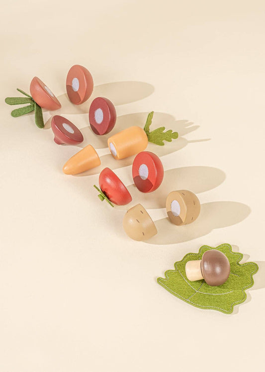 Coco Village wooden vegetable set – all pieces arranged on neutral background