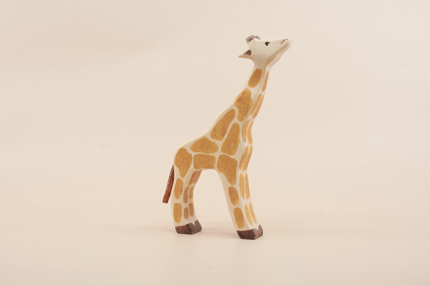 Wooden Safari Animal Set with Playsilk (6-Piece Imaginative Play Set)