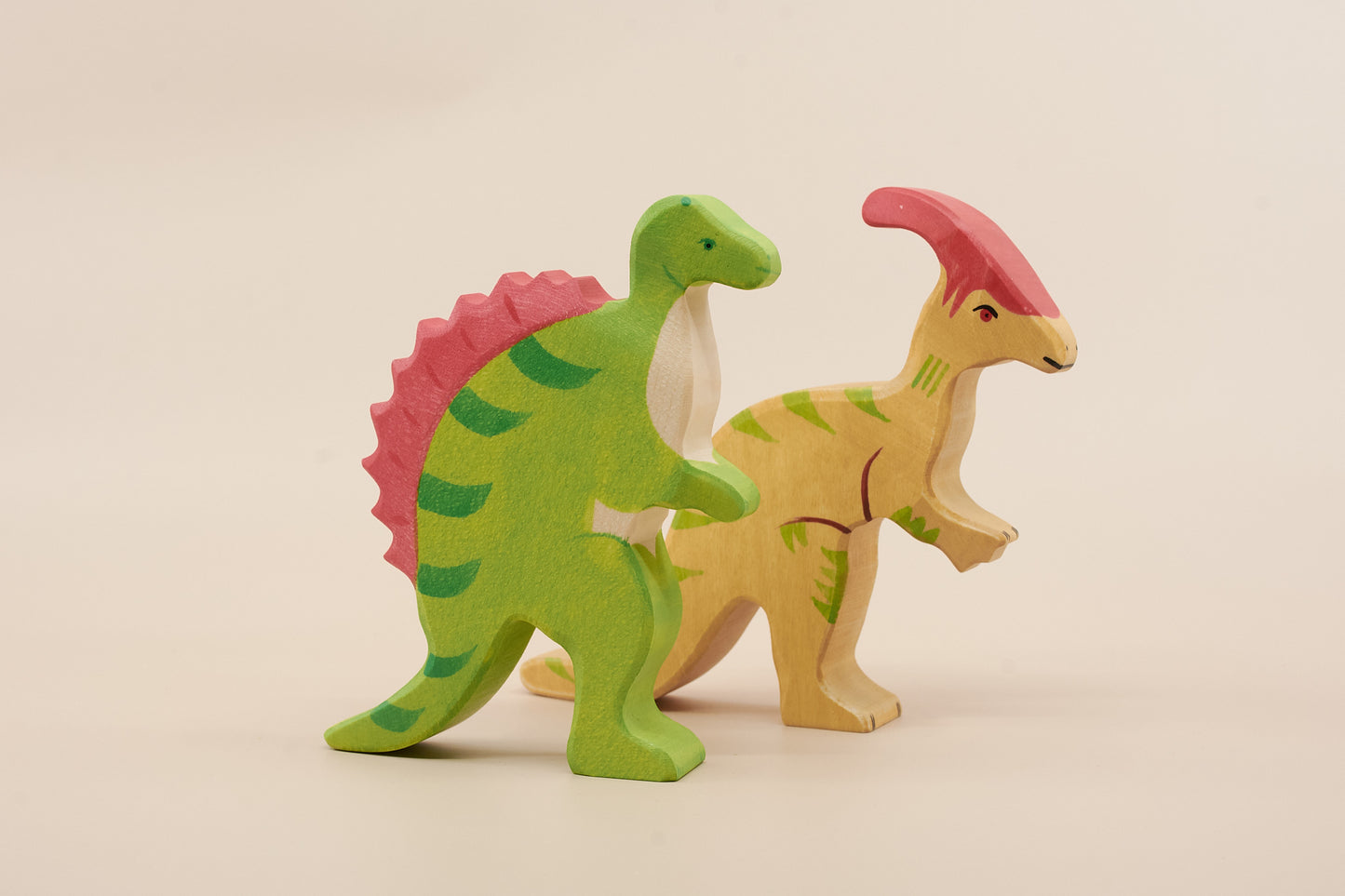 Holztiger Spinosaurus wooden toy, detail view