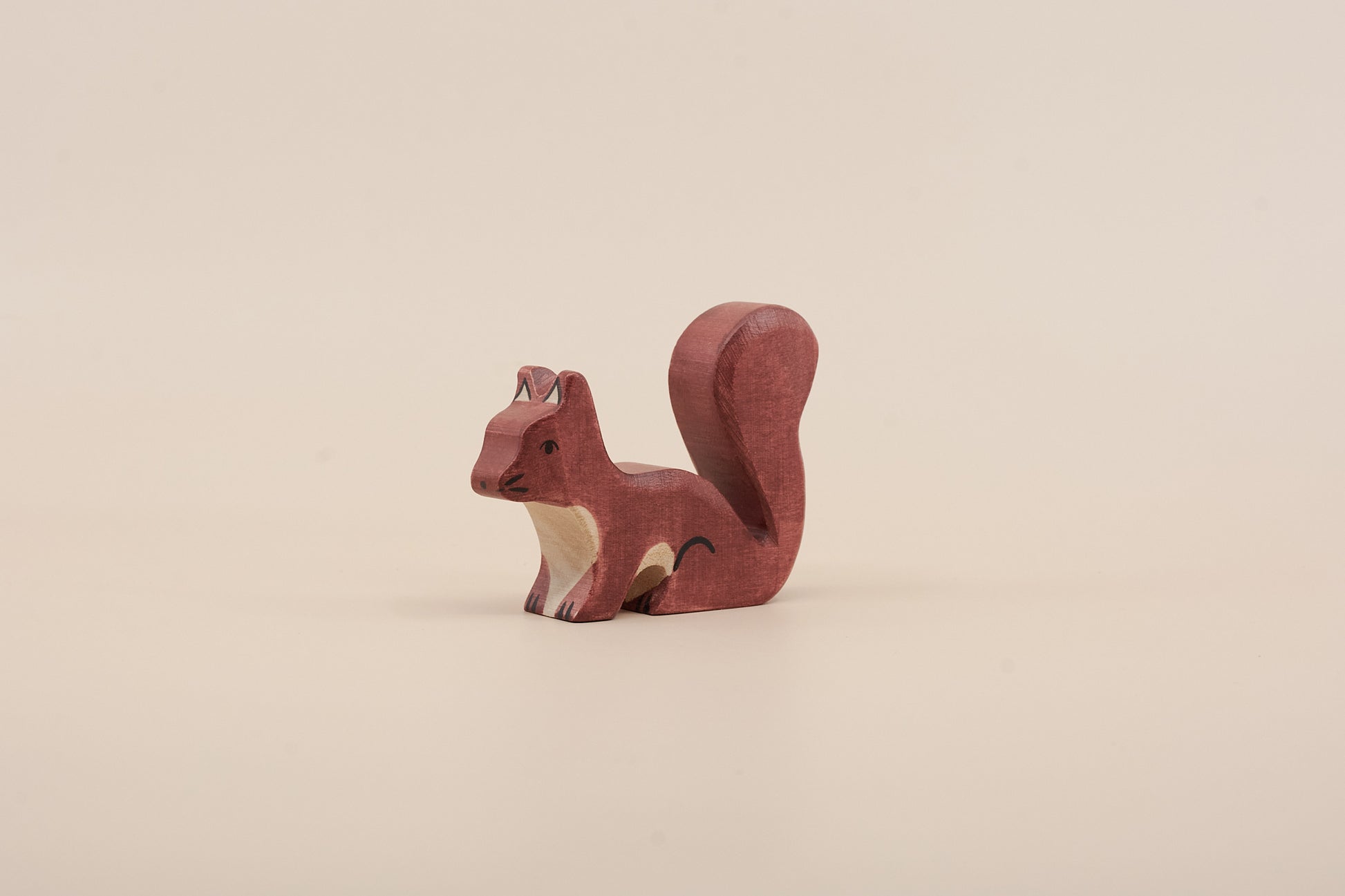 Holztiger squirrel wooden toy, side view