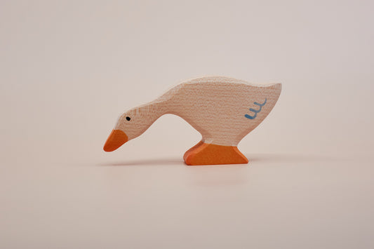 Holztiger Feeding Goose – Wooden Farm Animal