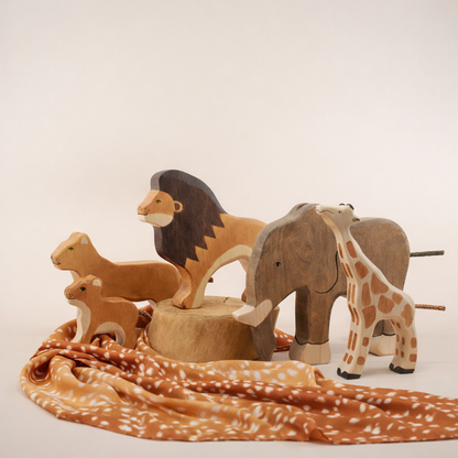 Wooden Safari Animal Set with Playsilk (6-Piece Imaginative Play Set)