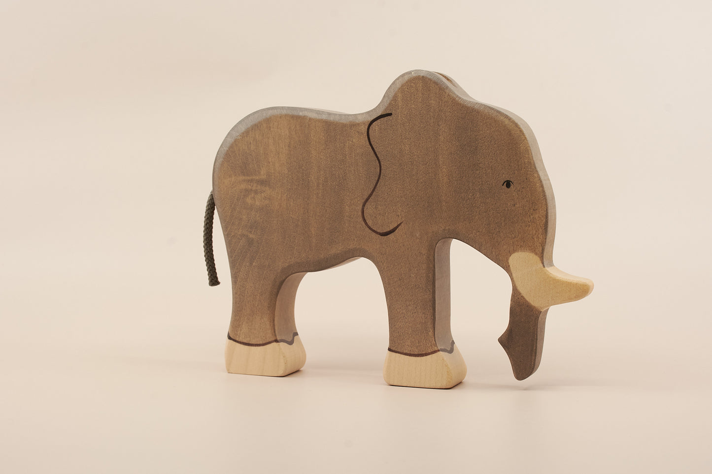 Wooden Safari Animal Set with Playsilk (6-Piece Imaginative Play Set)